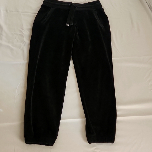 Athleta Pants - ATHLETA black velour crop pants wowmans size small